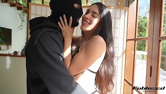 Brunette Beauty Shares Kissing Lessons In Hd