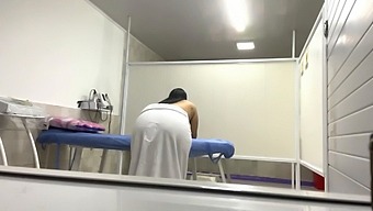 A Plus-Sized Patient Anesthetized With Oil And Secretly Recorded By A Nurse
